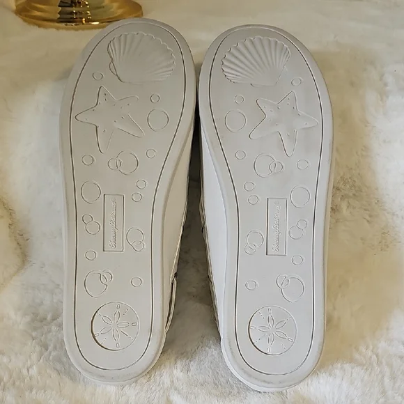 NWT! Tommy Bahama Women's Cream Moccasins - Picture 12 of 16